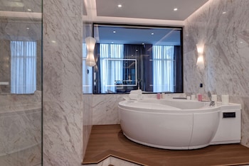 radisson blu leogrand hotel