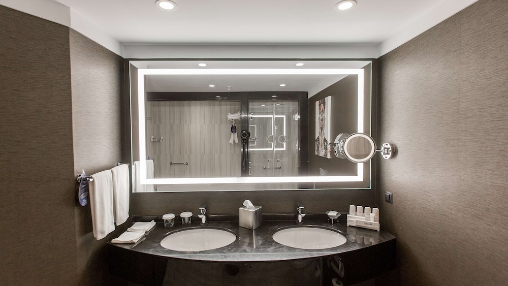 radisson blu leogrand hotel
