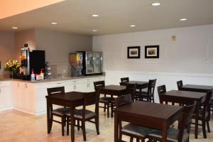 fairbridge inn and suites dupont