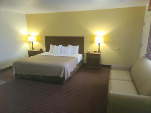 budget inn farmington