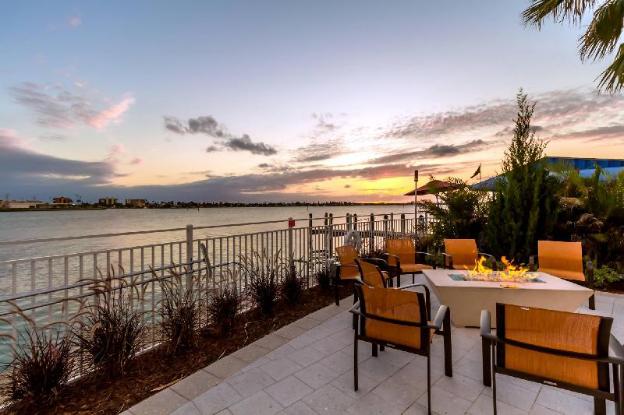courtyard st petersburg clearwater madeira beach