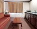 econo lodge inn and suites