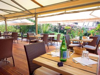 Ibis Hyeres Plage Thalassa,Hyeres>>Giens Peninsula,3 star