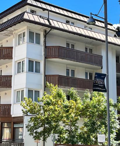 hotel alaska cortina