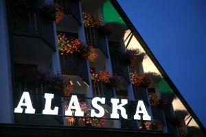 hotel alaska cortina
