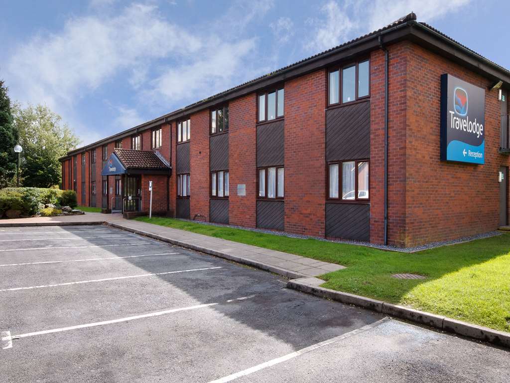 travelodge llanelli cross hands