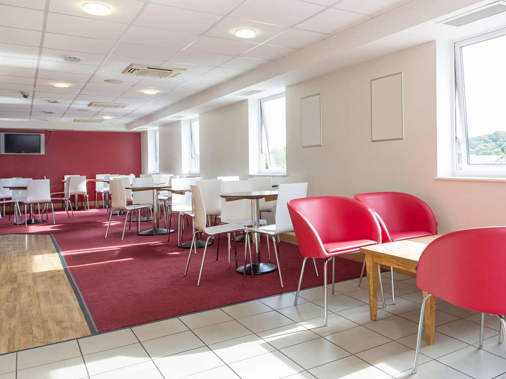 travelodge st austell