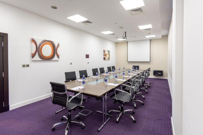 premier inn abu dhabi airport business park