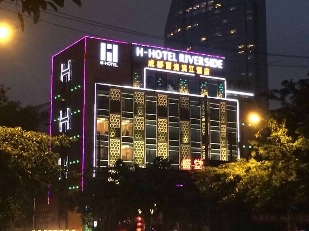 h hotel riverside