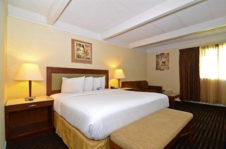 Lexington Inn & Suites Nw Chicago Elgin,In The City Center,3 star