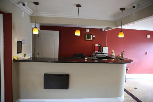 chateau inn and suites