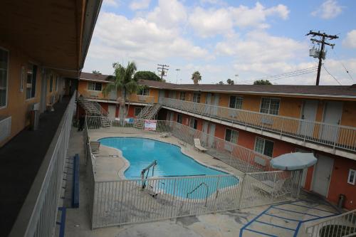 chateau inn and suites