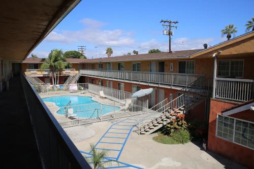 chateau inn and suites