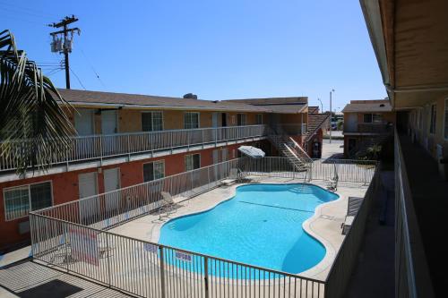 chateau inn and suites