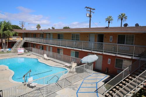 chateau inn and suites