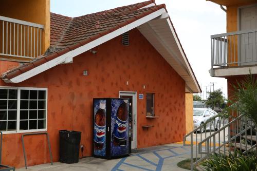 chateau inn and suites