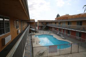 chateau inn and suites