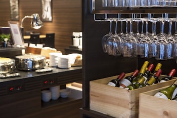 hotel mystays shin osaka conference center