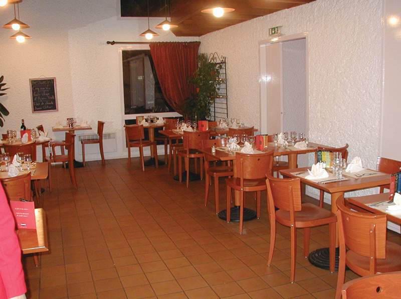 greet hotel villeneuve la garenne