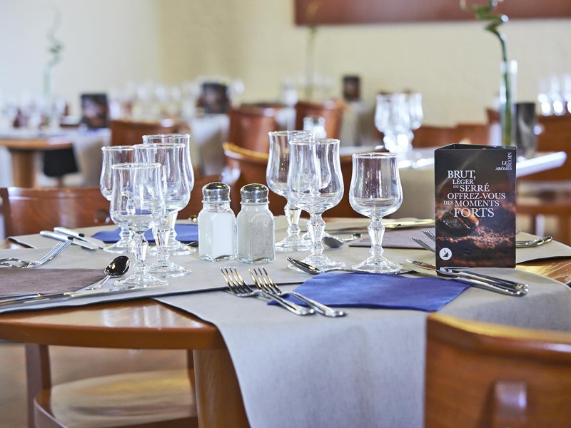 greet hotel villeneuve la garenne