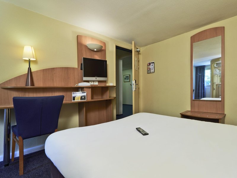 greet hotel villeneuve la garenne