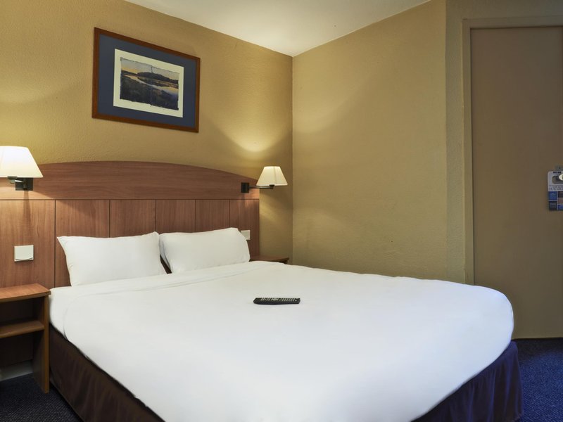 greet hotel villeneuve la garenne