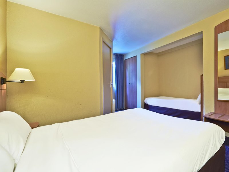 greet hotel villeneuve la garenne