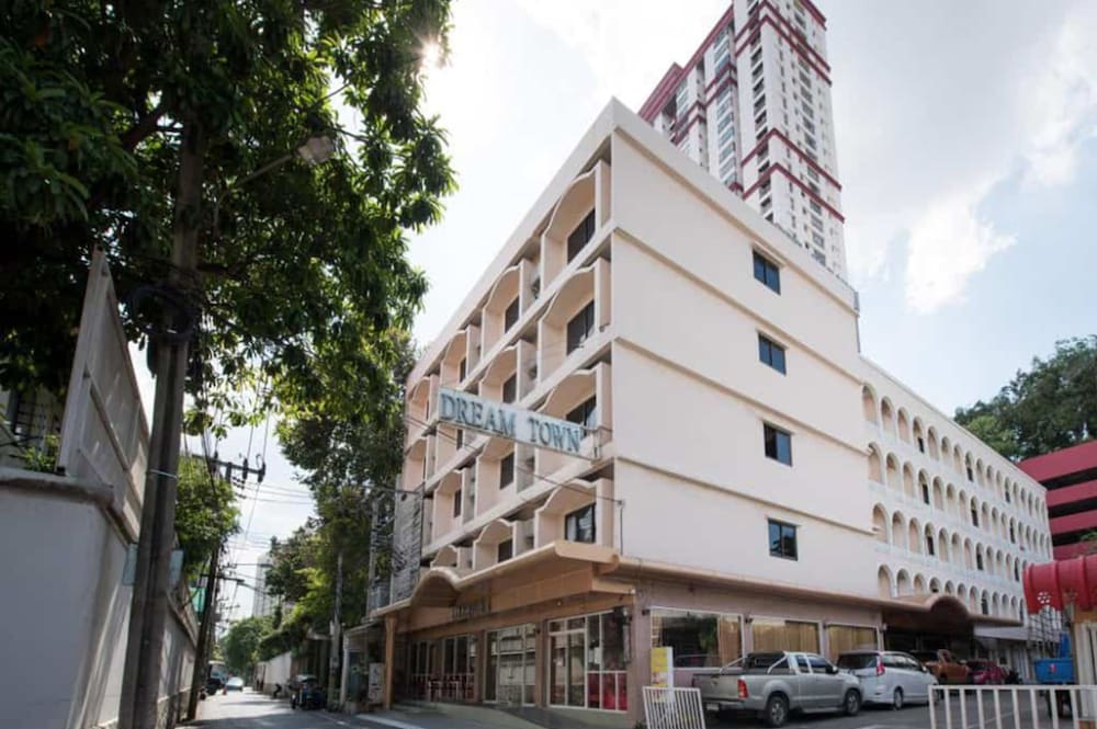 dream town pratunam hotel