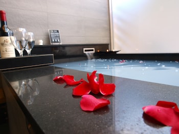 aqua bella hot spring hotel