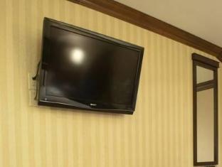 Woodbine Hotel And Suites,Etobicoke>>Ajax,3 star