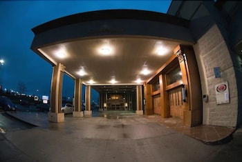 woodbine hotel and suites