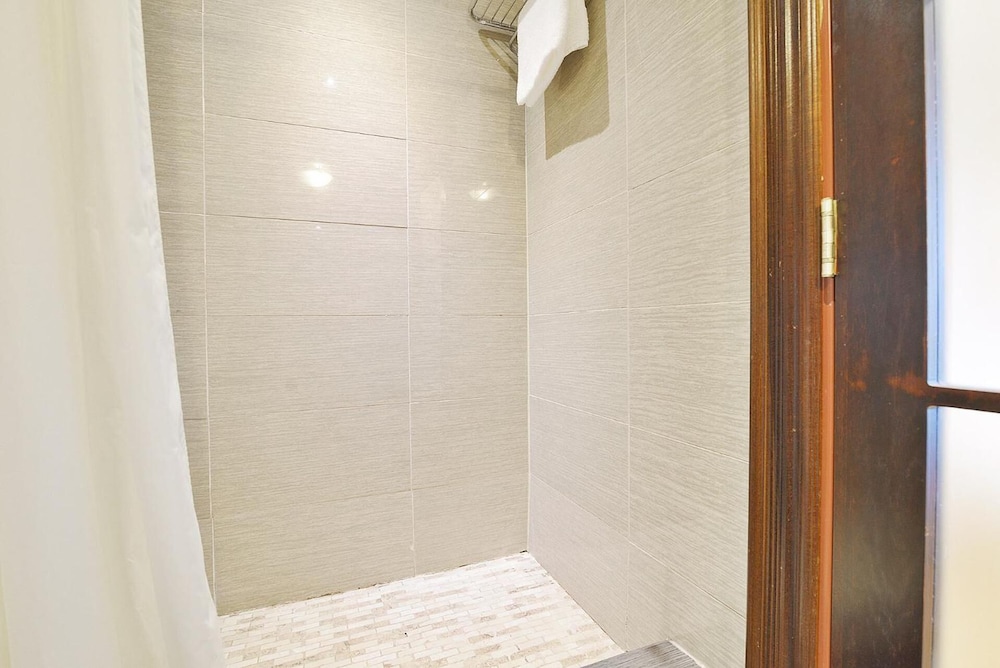 woodbine hotel and suites