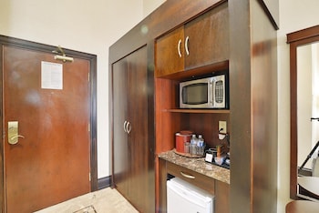 woodbine hotel and suites