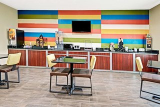 super 8 by wyndham san antonio alamodome area