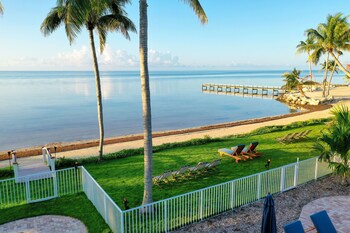 grassy flats resort and beach club