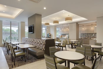 residence inn alexandria old town south at carlyle