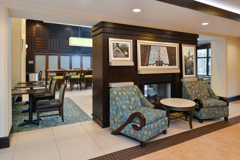 hampton inn and suites fort belvoir alexandria south