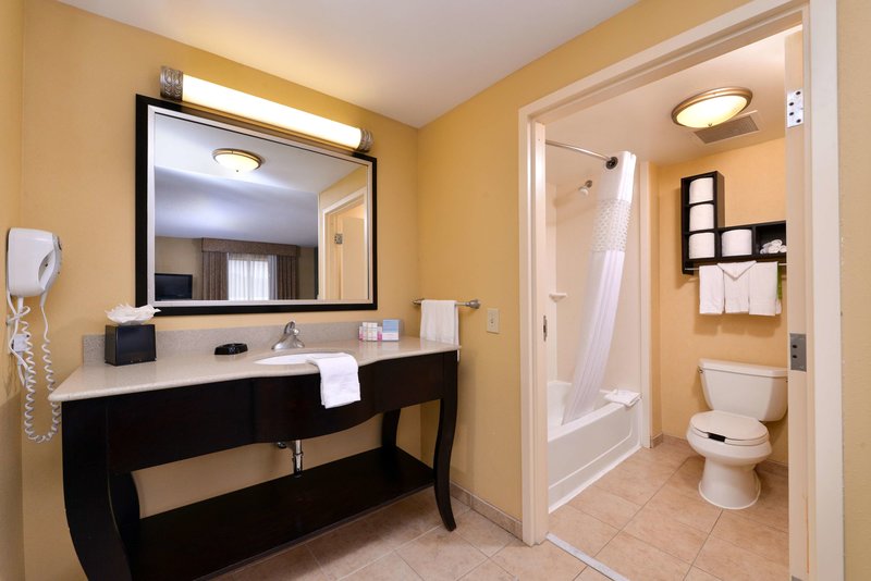 hampton inn and suites fort belvoir alexandria south