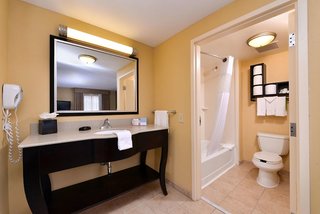 hampton inn and suites fort belvoir alexandria south
