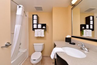 hampton inn and suites fort belvoir alexandria south