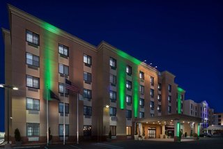 Fairfield Inn & Suites By Marriott New York Staten Island,Near Freshkills Park,3 star