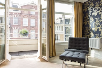 the amsterdam canal hotel