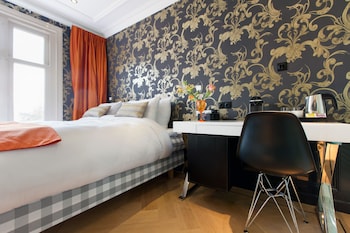 the amsterdam canal hotel