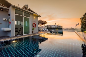 hallo patong hotel and restaurant