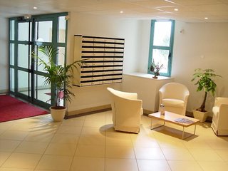 sejours and affaires serris rive gauche