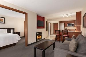 Embassy Suites By Hilton Montreal,Montreal>>Boucherville,4 star