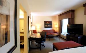 Hampton Inn & Suites By Hilton Laval,Montreal>>Laval,3 star