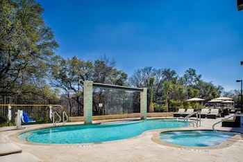 holiday inn express and suites austin nw arboretum area