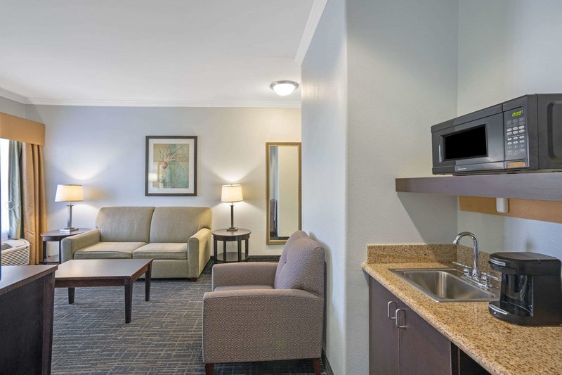 la quinta inn and suites by wyndham houston westchase