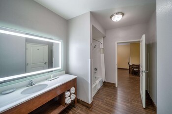 la quinta inn and suites by wyndham houston nw beltway8 westrd